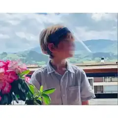 Material PANTALLA FACIAL PARDO PARA NIÃOS AJUSTABLE  MEDIANTE GOMA AZUL