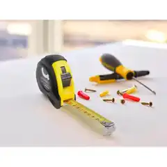 FLEXOMETRO Q-CONNECT CON FRENO MATERIAL ANTICHOQUE 19 MM DE ANCHO LONGITUD 5 MT 36865