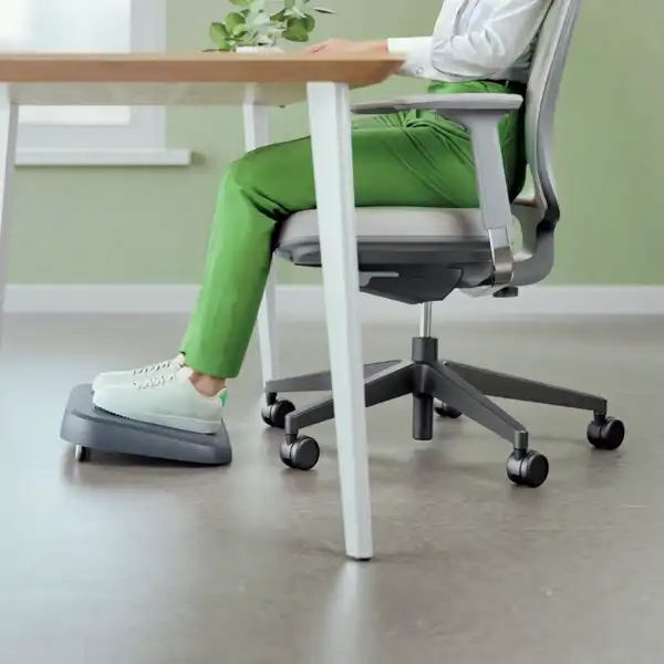 REPOSAPIÉS AJUSTABLE DE ESCRITORIO LEITZ ERGO 83% DE PLÁSTICO RECICLADO 65460089 REPOSAPIÉS AJUSTABLE DE ESCRITORIO LEITZ ERGO 83% DE PLÁSTICO RECICLADO 65460089