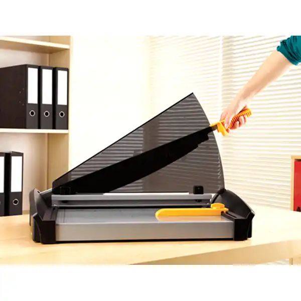 CIZALLA FELLOWES GUILLOTINA PLASMA A4 40 HOJAS 5411001 24952 CIZALLA FELLOWES GUILLOTINA PLASMA A4 40 HOJAS 5411001 24952