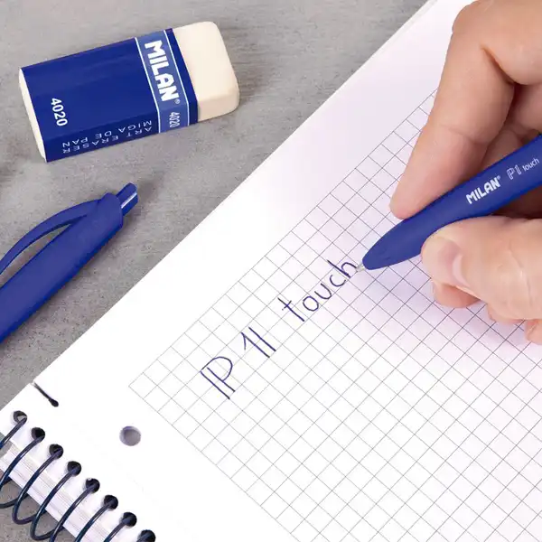 BOLIGRAFO MILAN P1 TOUCH STYLUS PUNTA 1 MM. AZUL (1765914925B)